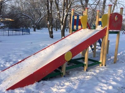 Дитячі зимові гірки